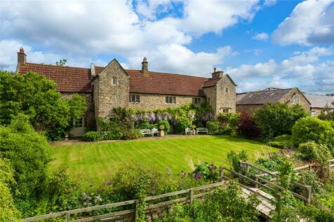 6 bedroom detached house for sale