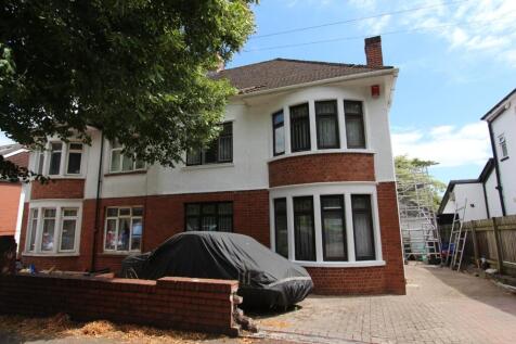 Heath Halt Road, Cardiff, CF23 3 bed semi