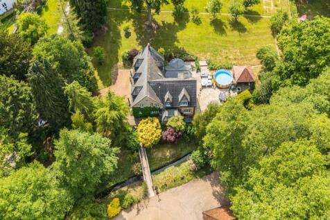 5 bedroom detached house for sale