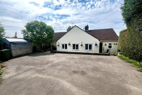 3 bedroom detached bungalow for sale