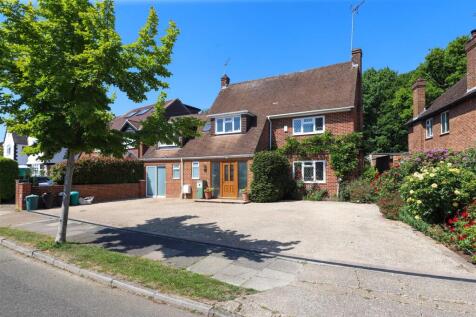 6 bedroom detached house for sale