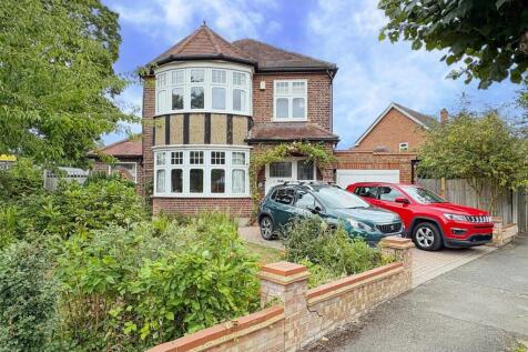 5 bedroom detached house for sale