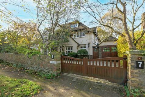 5 bedroom detached house for sale