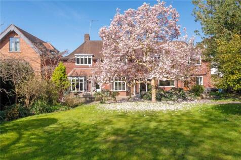 6 bedroom detached house for sale