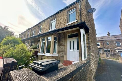 St Bevans Road, Skircoat Green, 3 bed end of terrace house for sale