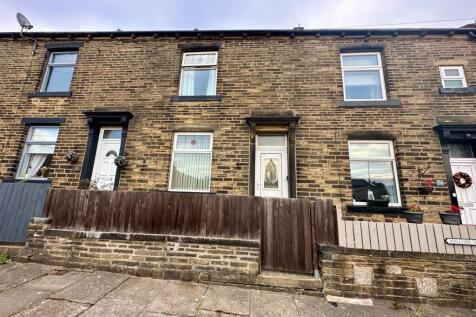 Clevedon Place, Halifax 2 bed terraced house for sale