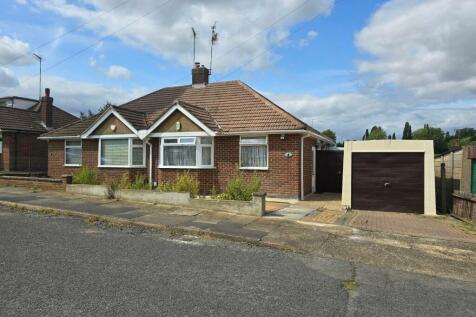 3 bedroom semi-detached bungalow for sale