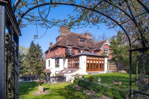 5 bedroom semi-detached house for sale