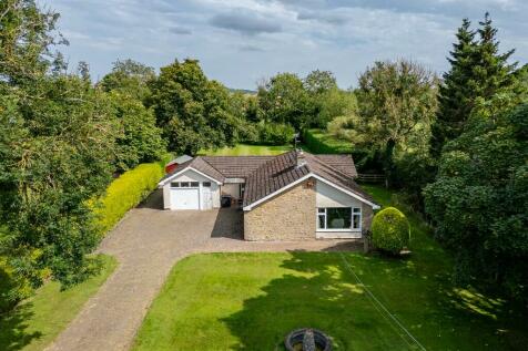 3 bedroom detached bungalow for sale