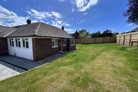 2 bedroom semi-detached bungalow for sale