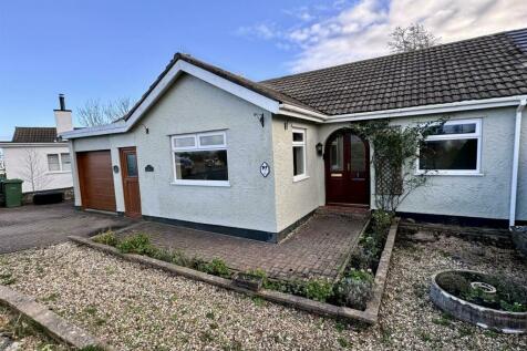 2 bedroom semi-detached bungalow for sale