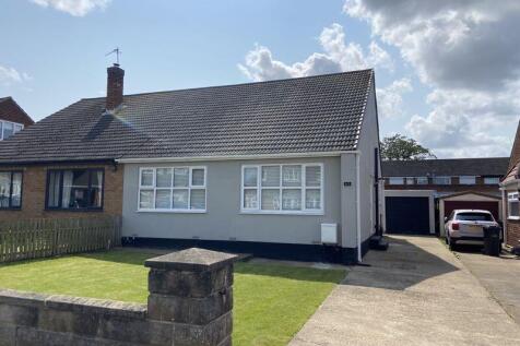 2 bedroom semi-detached bungalow for sale