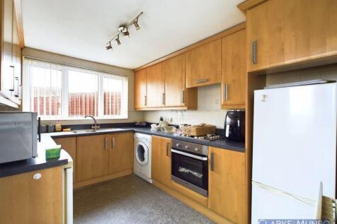 2 bedroom semi-detached bungalow for sale