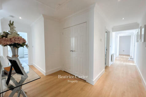 Poplar Estate, Bury St. Edmunds IP28 6 bed detached bungalow for sale