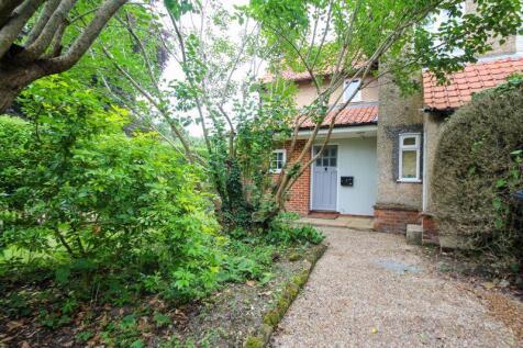 2 bedroom semi-detached house for sale