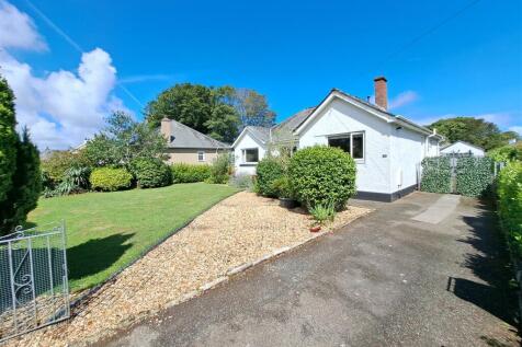 4 bedroom detached bungalow for sale