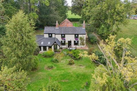 4 bedroom farm house for sale