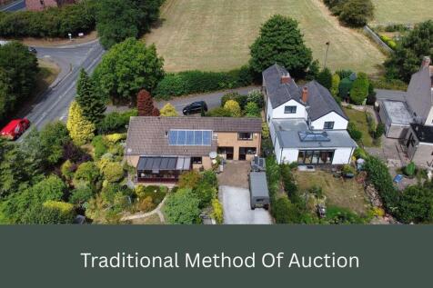 Back Lane, Chesterfield S45 3 bed detached house for sale