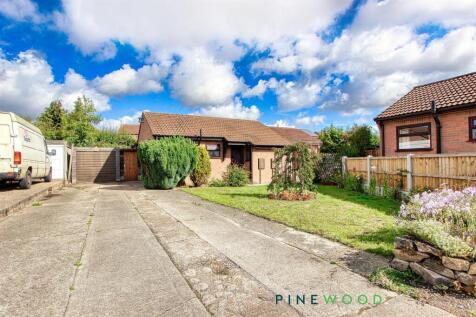 Church Close, Chesterfield S42 2 bed detached bungalow for sale