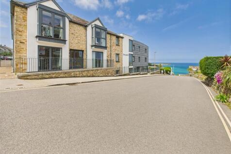 1 bedroom ground floor flat for sale
