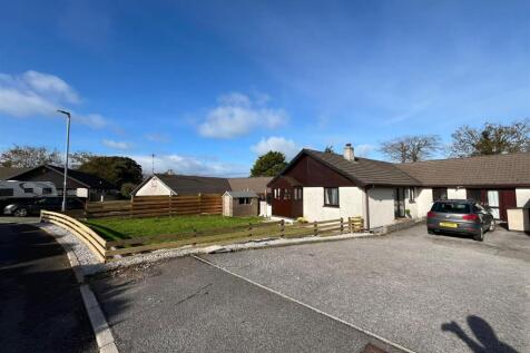 3 bedroom semi-detached bungalow for sale