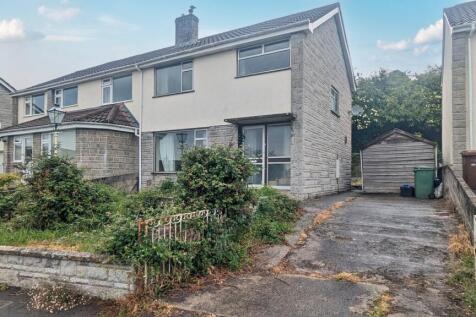 Tuddington Gardens, Wells, BA5 3 bed semi