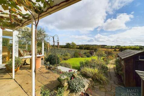 School Lane, Gaulby, Leicestershire 2 bed detached bungalow for sale