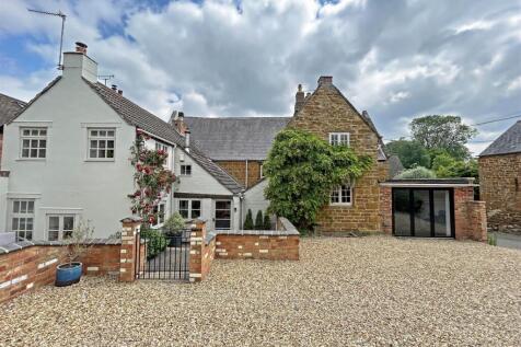 The Green, Weston By Welland, Market... 6 bed country house for sale