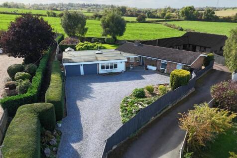 Beadswell Lane, Burton Overy... 3 bed detached bungalow for sale