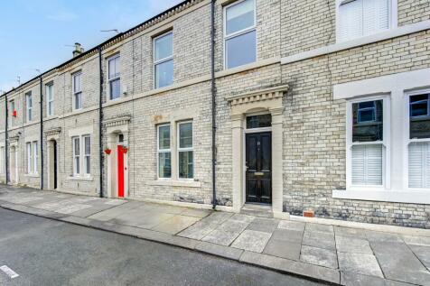 7 bedroom terraced house for sale