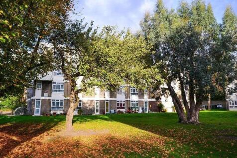 3 bedroom flat for sale