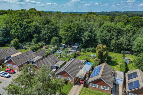 1.4 Miles From Etchingham Mainline... 3 bed detached bungalow for sale