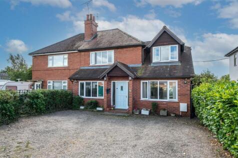 4 bedroom semi-detached house for sale