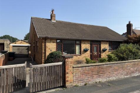 Shill Bank Avenue, Mirfield WF14 2 bed detached bungalow for sale