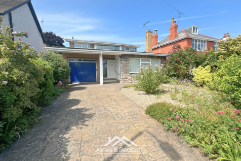 The Boulevard, Rhyl 3 bed detached house for sale