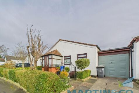 3 bedroom semi-detached bungalow for sale