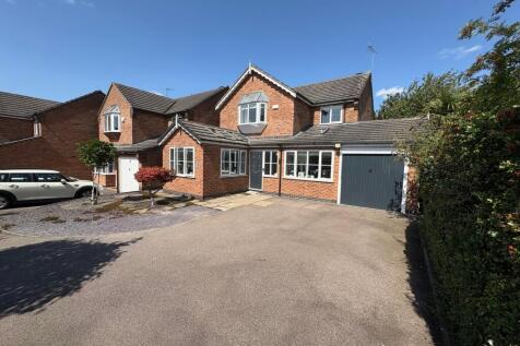 4 bedroom detached house for sale