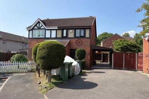 2 bedroom semi-detached house for sale