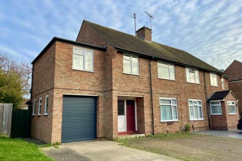 4 bedroom semi-detached house for sale