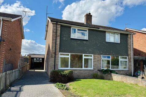 3 bedroom semi-detached house for sale
