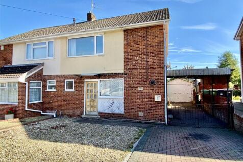 Innes Avenue, Oakengates, Telford... 3 bed semi