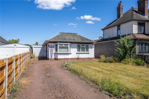 Birches Barn Road, Bradmore... 3 bed bungalow for sale