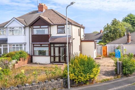 Marshall Road, Willenhall... 3 bed semi