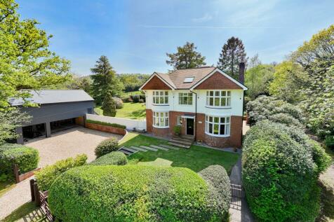 5 bedroom detached house for sale