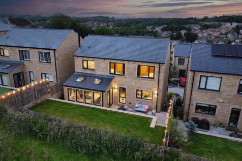 East Hill Way, Denby Dale, HD8 5 bed detached house for sale