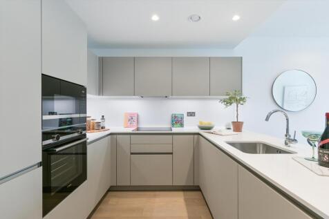 Chiswick Green, London, W4 2 bed apartment for sale