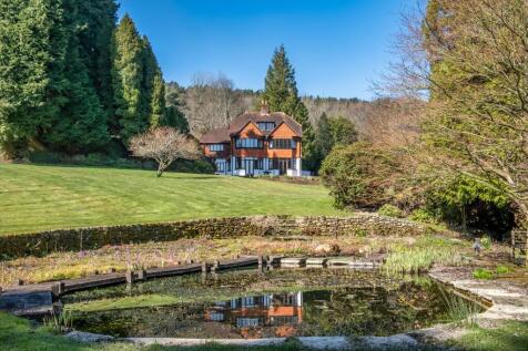 6 bedroom detached house for sale