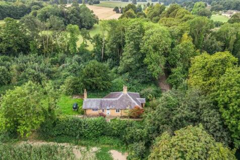 2 bedroom detached bungalow for sale