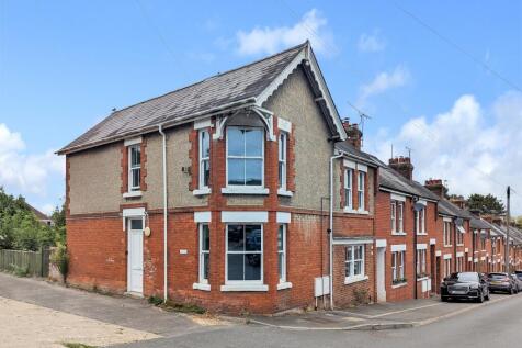 Winchester, Hampshire 4 bed end of terrace house for sale