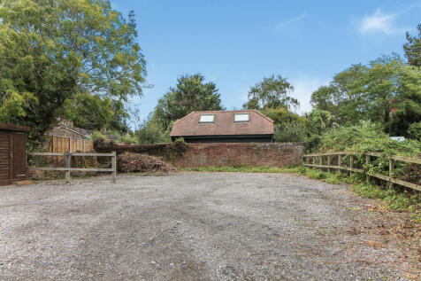 Wickham, Hampshire 2 bed property with land for sale